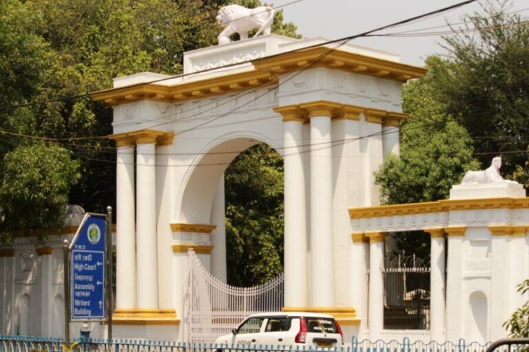 Kolkata: A Sea of Faces and A Thousand Places - FAQs