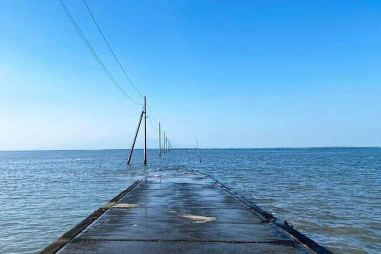 Kumamoto Iconic Statues World of Pirates Adventure Tour - The Itinerary Breakdown