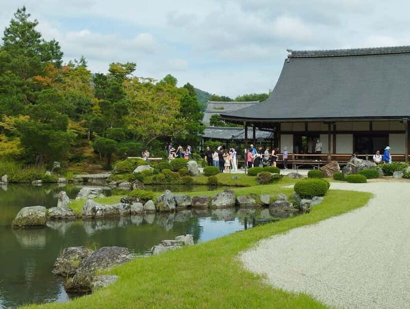 Kyoto: Arashiyama Bamboo Forest and Nijo Castle Private Tour - Exploring the Highlights