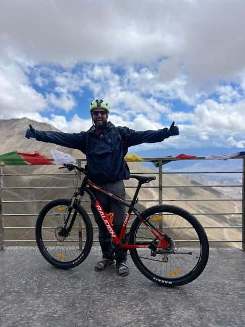 Leh: Downhill Mountain Biking from Khardong La Top - What Makes This Tour Unique