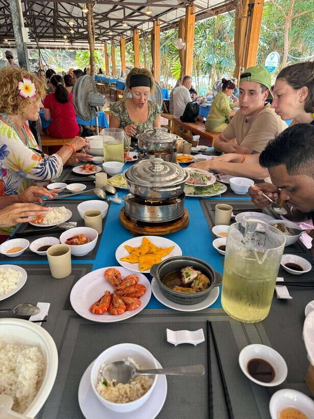 Nha Trang Vinpearl Vinwonder Self Guided Tour With Transfer - Key Points