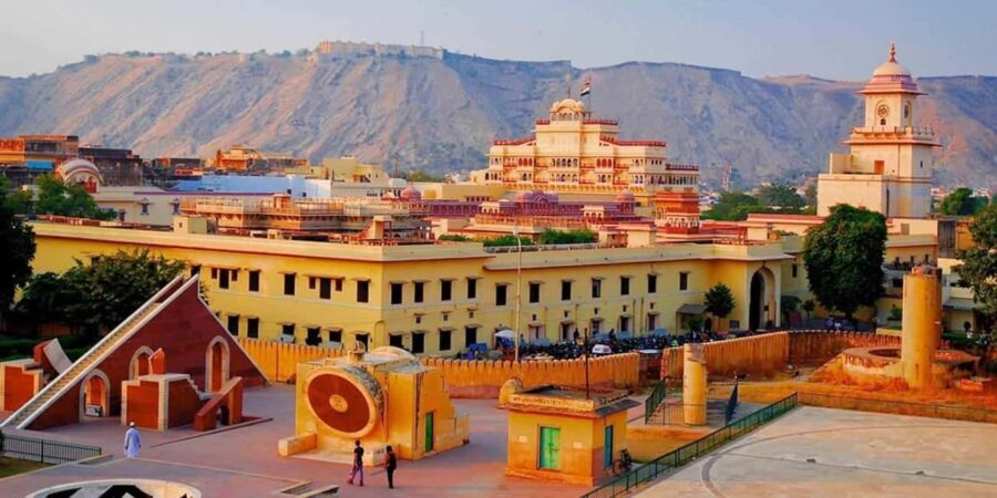 Overnight, Royal Jaipur Tour from Mumbai with Return Flight - Detail on Accommodation and Transport