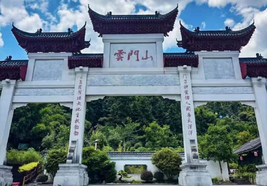 Qingzhou: Ancient City, Museum, and Yunmen Mountain Tour - The Historic and Cultural Heart: Qingzhou Museum