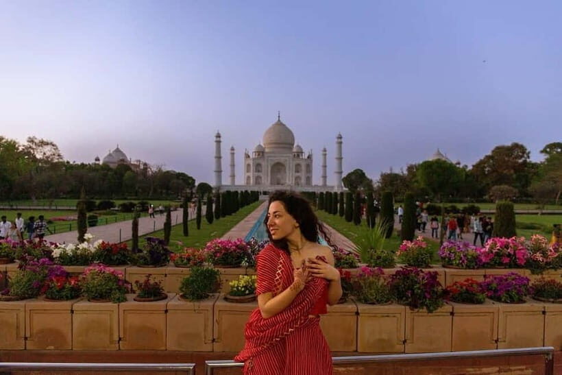 Rent a sari or kurta pajama for Taj Mahal visit & picture - Why Rent Traditional Attire for Your Taj Mahal Visit?