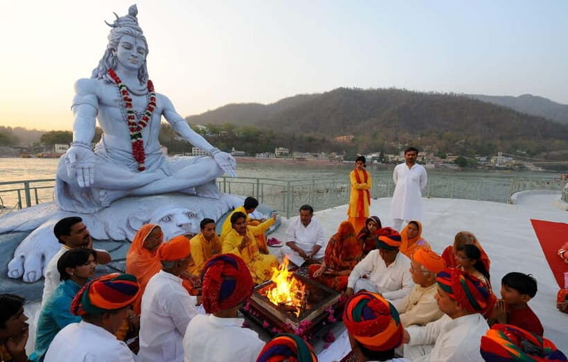 Rishikesh: Walking Tour of Ashrams and Ghats - What to Expect and Practical Tips