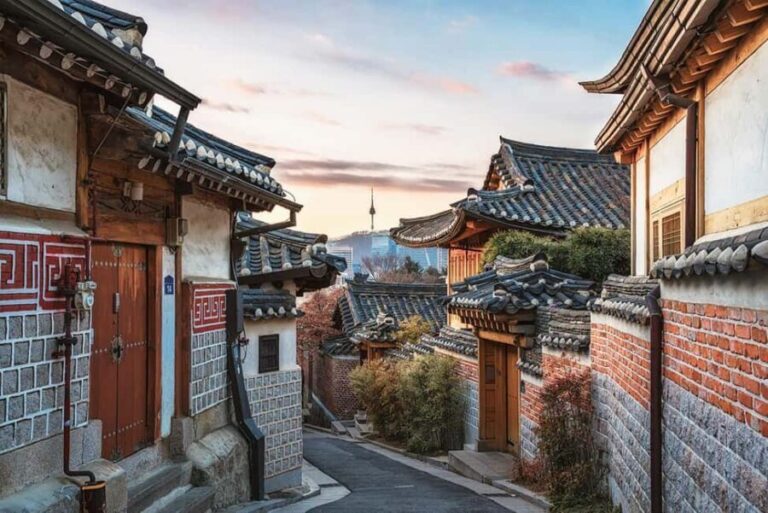 Seoul Day Tour: Gyeongbok Palace, Bukchon, Gwangjang Market - Practical Insights About the Tour
