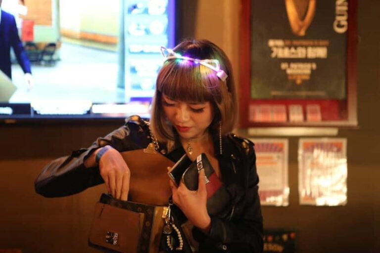 Seoul: LGBTQ+ Pub Crawl and Drag Show with Local Drag Queen - Who Should Consider This Tour?