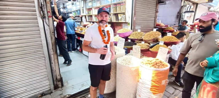 Shopping Tour of Old Delhi and New Delhi With Guide - A Closer Look at the Itinerary