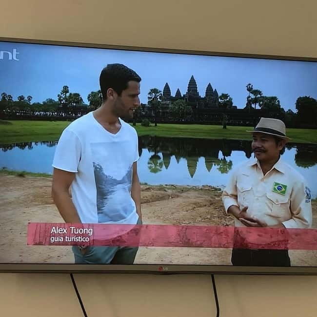 Siem Reap: Angkor Wat Tour with Portuguese-Speaking Guide - Transportation and Group Size