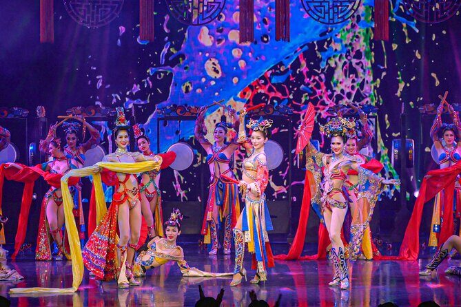 Simon Cabaret: Phukets Ladyboy Glamour Show - The Show Experience: Visuals, Music, and Talent