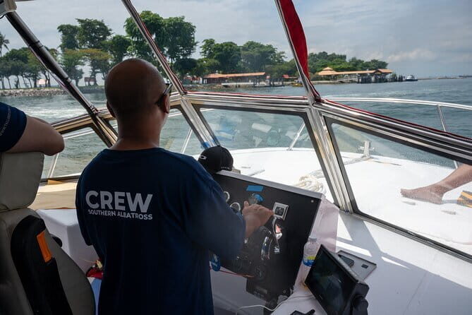 Singapore - Albatross Speedboat Adventures Cruising in Sentosa - The Experience: What Makes It Special