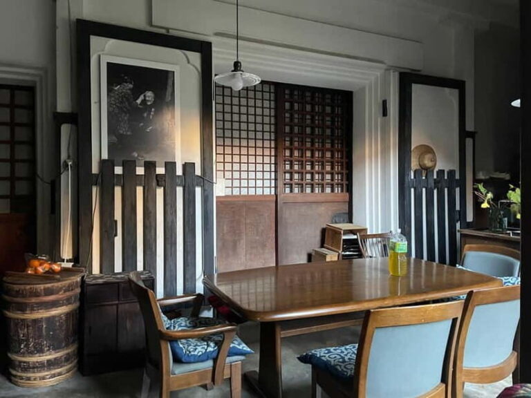 Takayama: Clinic Townhouse Tour with Tea, Sweets, and Map - Key Points