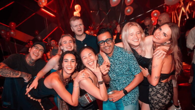 The Original Bangkok Pub Crawl - Authentic Experiences and Insights