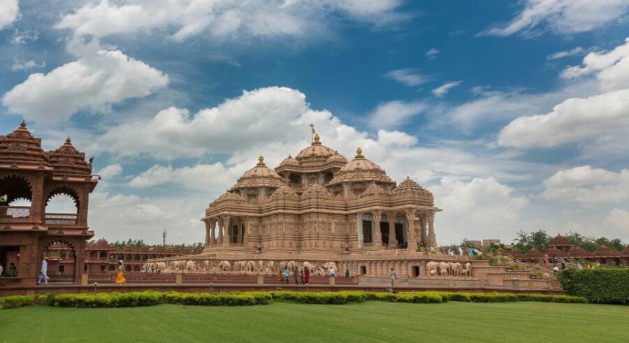 Tour To Swaminarayan Akshardham Guide & Delhi Transfers - Whats Included and Whats Not
