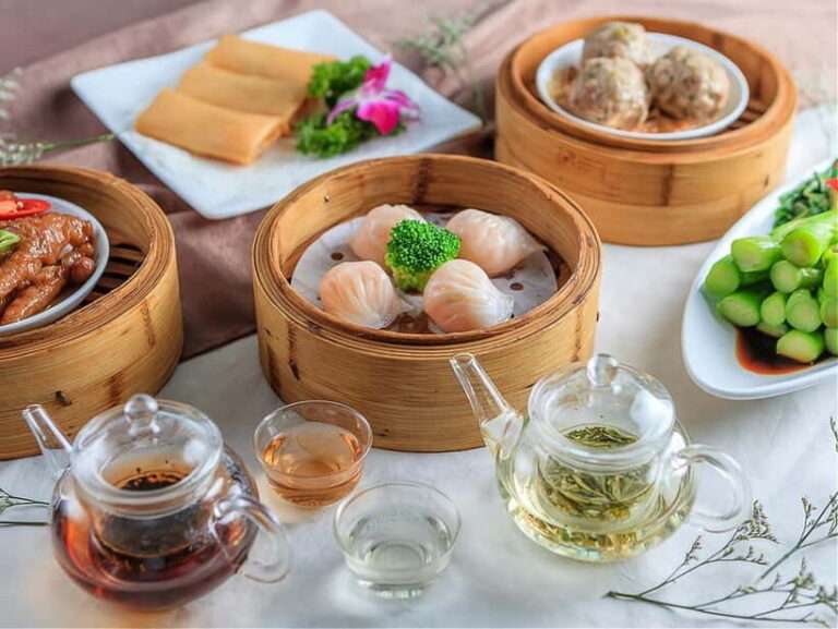 Ultimate 1-Day in Guangzhou: History, Flavor & Nightlife - The Pearl River Night Cruise