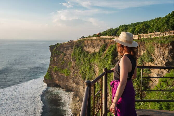 Uluwatu Temple and Kecak Sunset Dance - What Sets This Tour Apart?