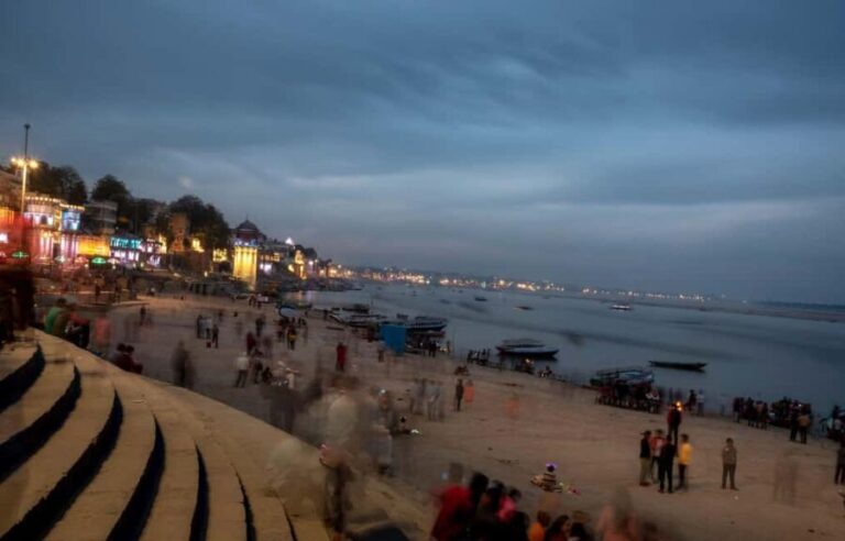 Varanasi: Boat Ride, Ghat Walk & Aarti Ceremony Tour - A Closer Look at the Itinerary