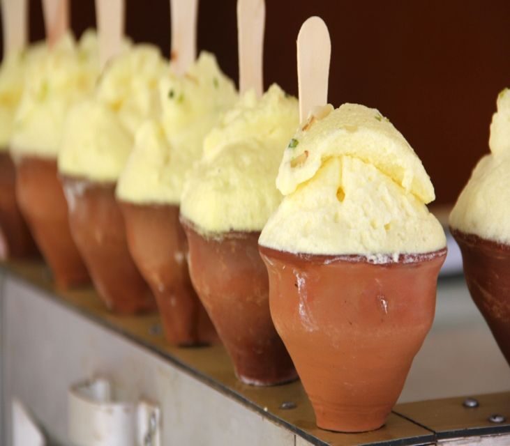 Varanasi: Night Tour with Aarti Ceremony and Street Food - What Sets This Tour Apart