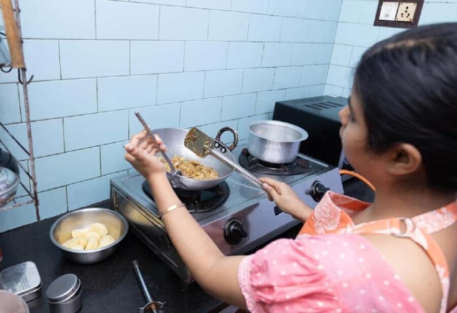 Varanasi: Traditional Indian Cooking Class with Dinner - The Practical Details