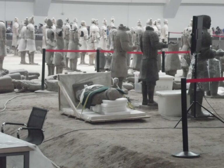 Xian: Terracotta Army Ticket & Guided Bus Tour with Options - Comparing Tour Options for Value and Convenience