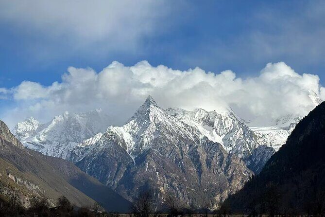 13 Day Classic Tibet Tour on Flight and Soft Sleeper Train - Scenic Escapes: Lakes, Mountains, and Forests