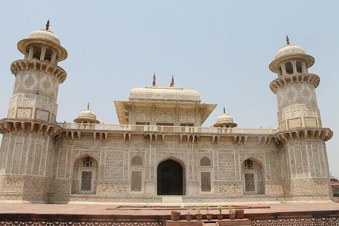 2 Day Delhi and Agra Private Tour With Exclusive Taj Mahal - What Makes This Tour Stand Out?