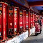 2-Day Lanzhou Private Trip to Bingling Temple and Labrang Monastery - Detailed Breakdown of the Itinerary