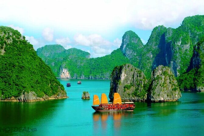 3 Days 2 Nights Aboard Luxury Cruise in Halong from Hanoi - Arrival at Tuan Chau Harbor and First Impressions