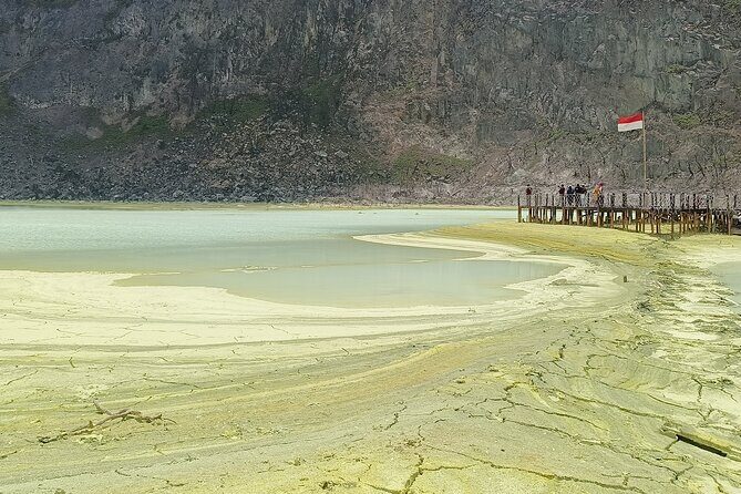 4 Day Jakarta Crater Green Canyon and Volcano Private Guided Tour - Who Should Consider This Tour?