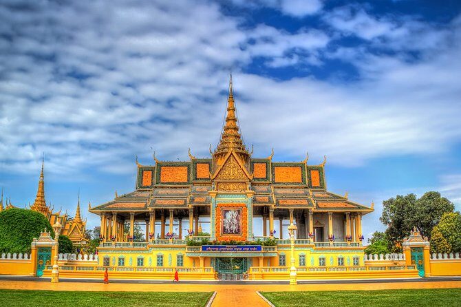 5-day Phnom Penh & Siem Reap Angkor temples Floating village - An In-Depth Look at the 5-Day Cambodia Tour