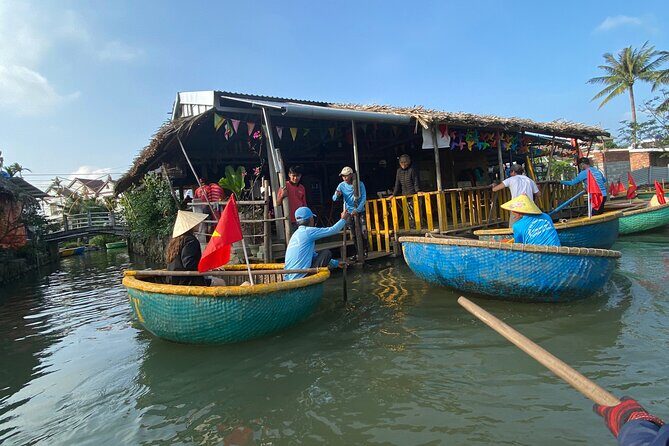 5 Hours in Cam Thanh Cooking Class, Basket Boat and Local Market - Starting with the Local Market