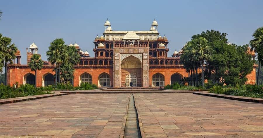 Agra: Akbars Tomb Guided Tour with Transfers & Guide - Why This Tour Works Well for Travelers