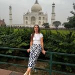 Agra: Skip-the-Line Taj Mahal & Agra Tour with Hotel Pick-up - What Makes This Tour a Good Deal?