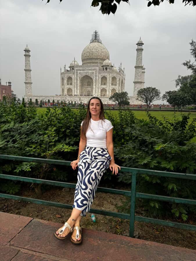 Agra: Skip-the-Line Taj Mahal & Agra Tour with Hotel Pick-up - What Makes This Tour a Good Deal?