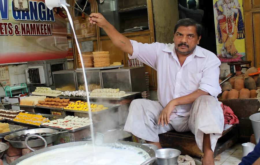 Agra: Street Food, Spice Bazaars Walking Tour & Tuk-tuk Ride - Who Is This Tour Best For?