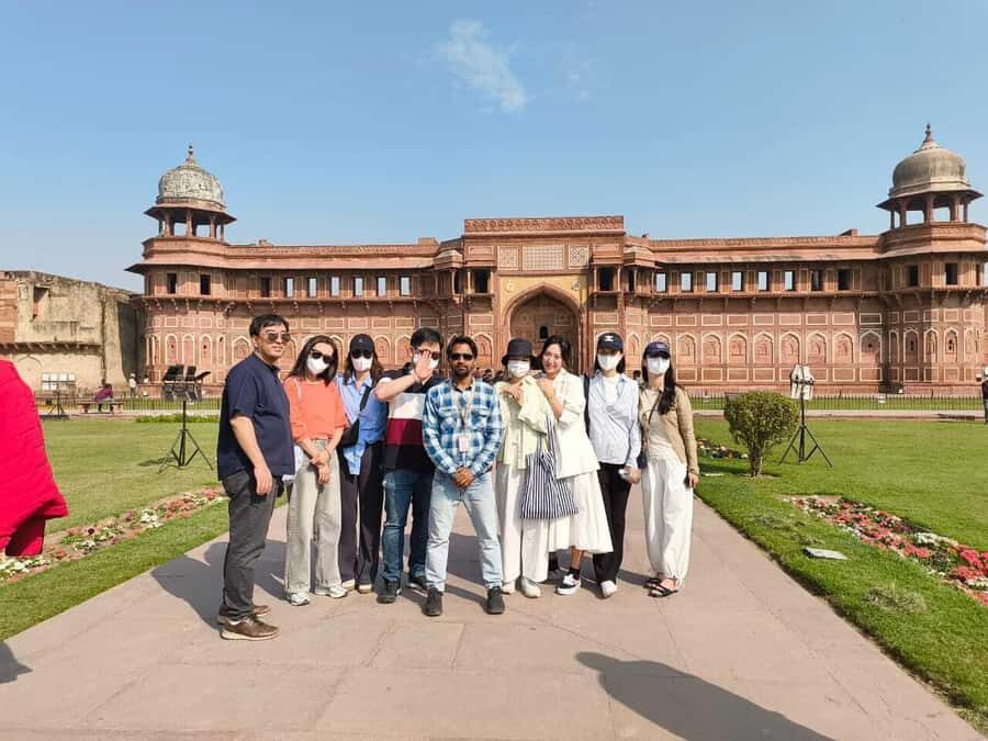 Agra: Taj Mahal & Agra Fort Guided Tour for Indian Nationals - An In-Depth Look at the Tour Experience