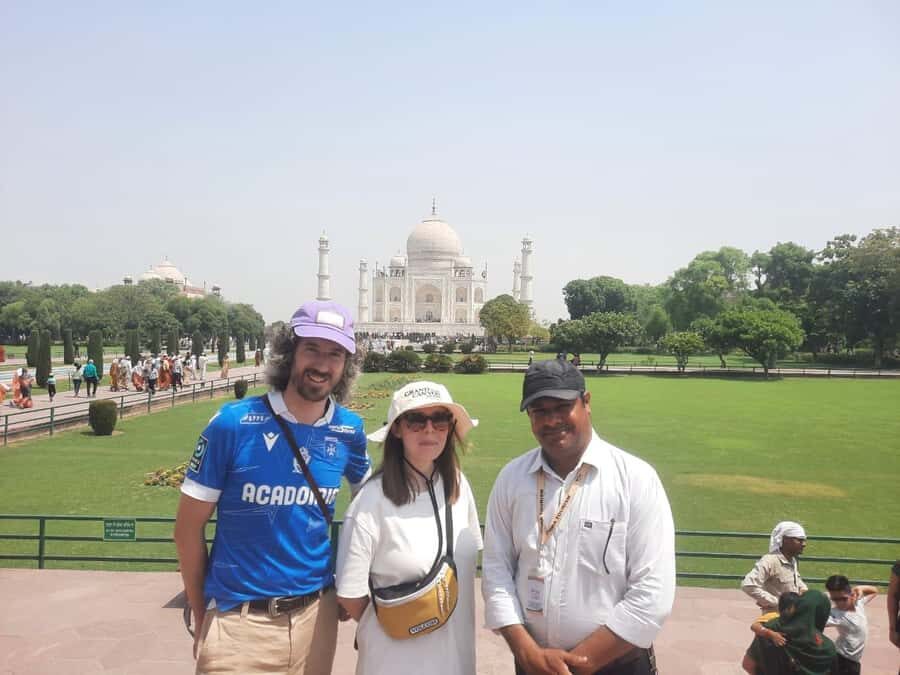 Agra: Taj Mahal and Mausoleum Guided Tour Skip-the-Line - Detailed Breakdown of the Itinerary