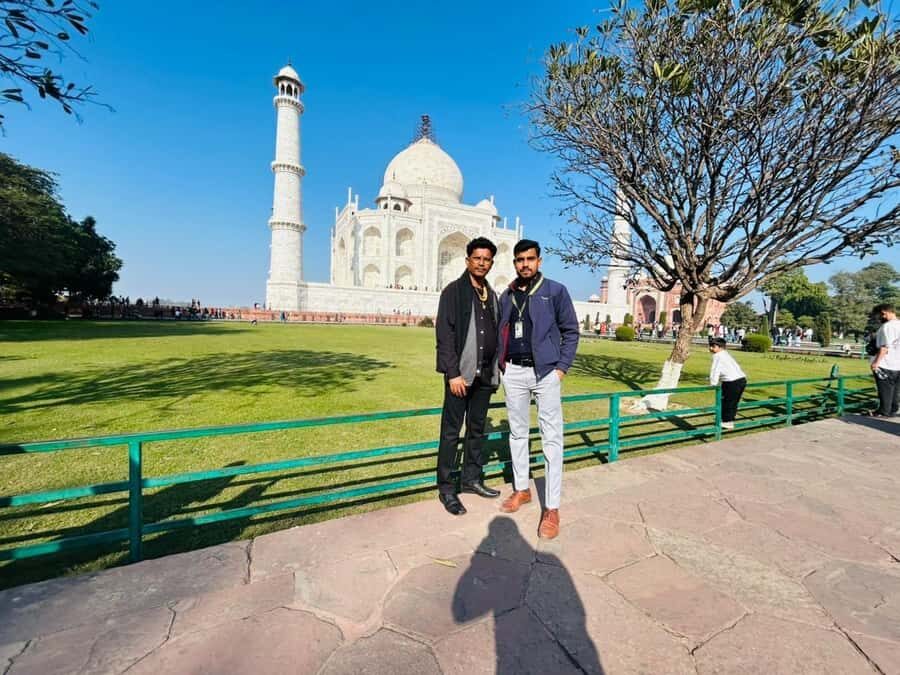 Agra: Taj Mahal Express Entry Tickets w/ Local Expert Guide - What Does the Price and Duration Mean for You?