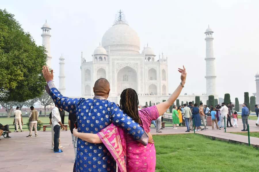 Agra : Taj Mahal Fast-Track Entry Tour with Expert Guide - What to Expect from the Tour
