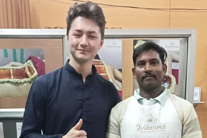 Avikarma Herbal Body Massage - What to Expect During the Treatment