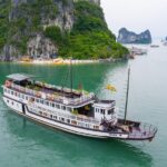 Bai Tu Long bay deluxe cruise 2D/1N: Kayaking, swimmig, Full Meals & best prices - Authenticity and Reviewer Insights