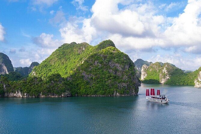 Bai Tu Long Premium Day Trip Cruise and Kayak with Island Views - Practical Details and Group Size