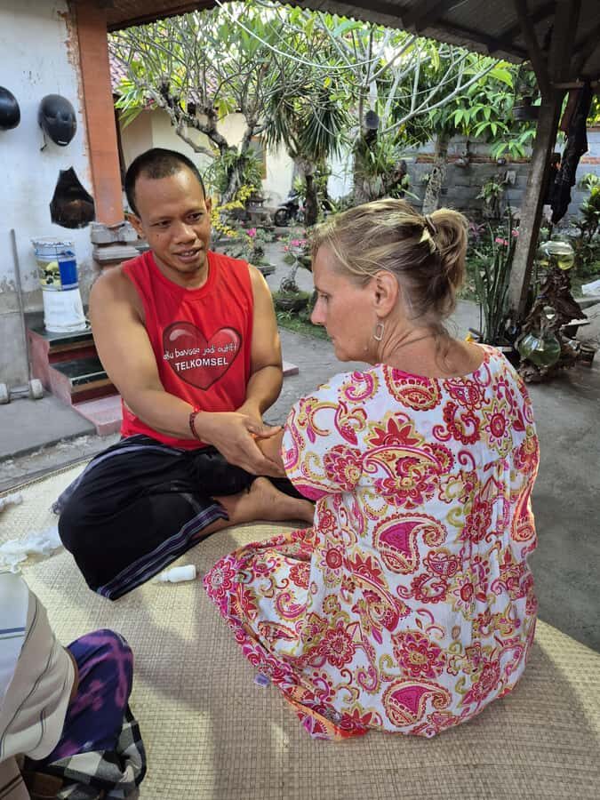 Bali: Balinese Divine Healing & Traditional nerve Therapy - Introduction to the Experience