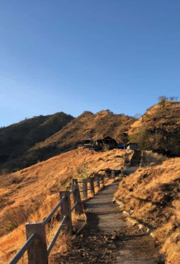 Bali: Batu Kursi Hill Hike with Local Guide - Practical Considerations and Tips