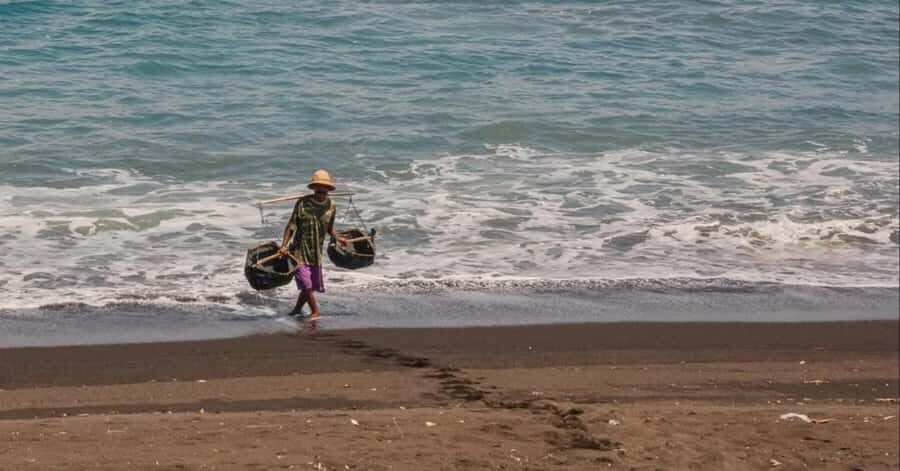 Bali: East Bali Natural Salt Marker and Royal Heritage Tour - Why This Tour Stands Out