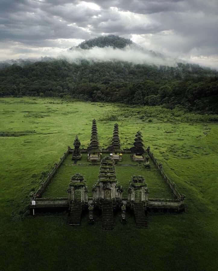 Bali: Hidden Highlands, Sacred Lakes & Authentic Munduk - Exploring Munduk Village and Plantations