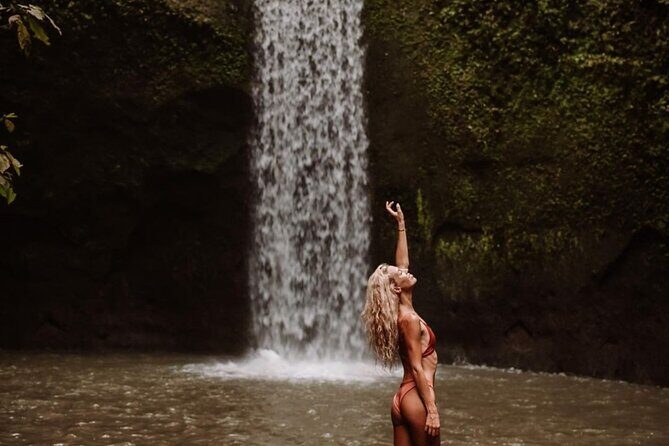 Bali Swing, Monkey Forest and Waterfalls Tour - Sacred Monkey Forest Sanctuary