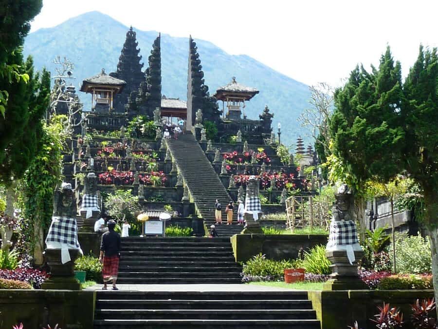 BALI TRADITIONAL VILLAGE TENGANAN/BESAKIH/KINTAMANI - Visiting the Heart of Bali: Besakih Temple