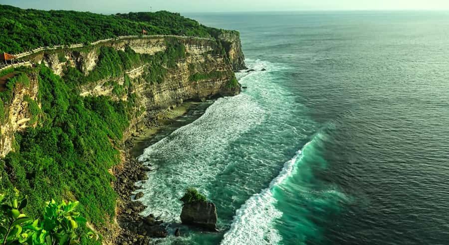 Bali: Uluwatu South Bali Tour with Kecak Dance and Dinner - What the Tour Offers in Value and Experience