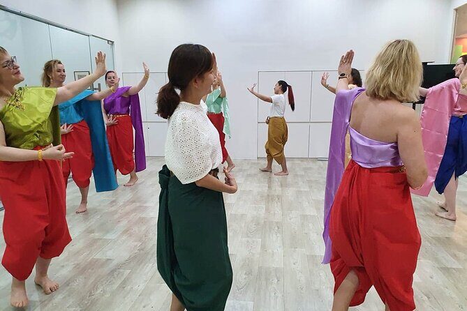 Bangkok Authentic Thai Dance Class at Thai Glam Studio - FAQ